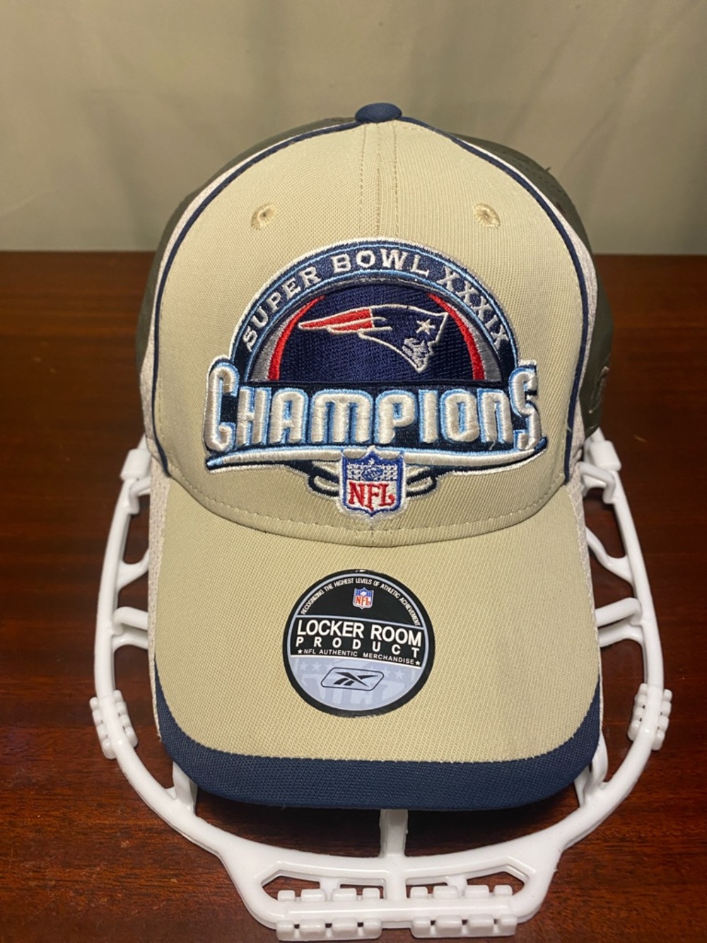 New England Patriots Super Bowl XXXIX 39 Champions Locker Room Reebok Cap O/S